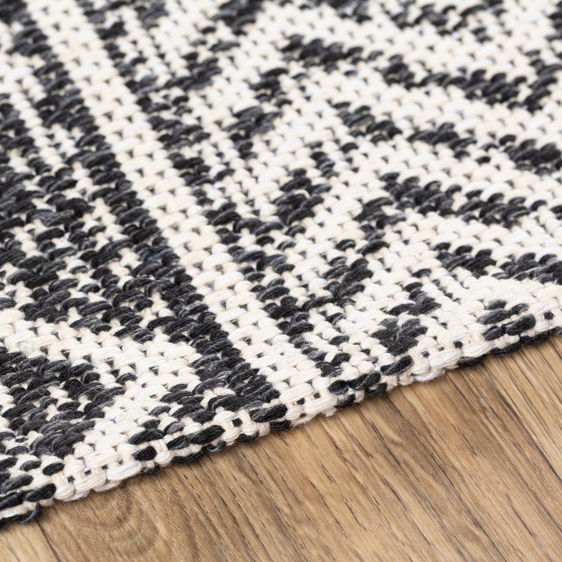 Surya La Casa Lcs-2306 Black, Cream Area Rug