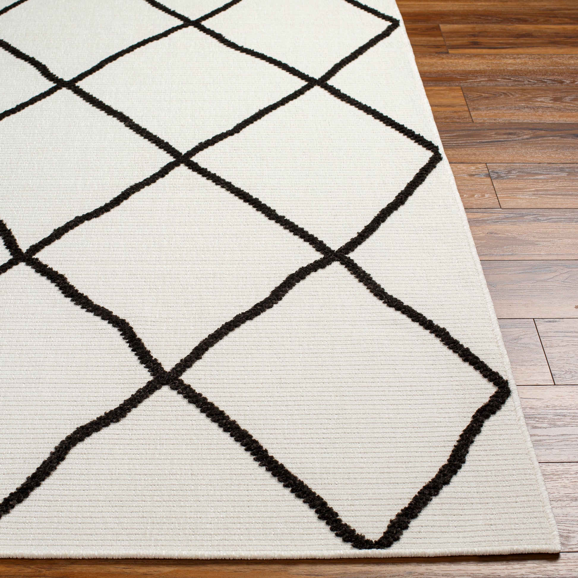 Surya Lyna Lya-2303 Beige Area Rug