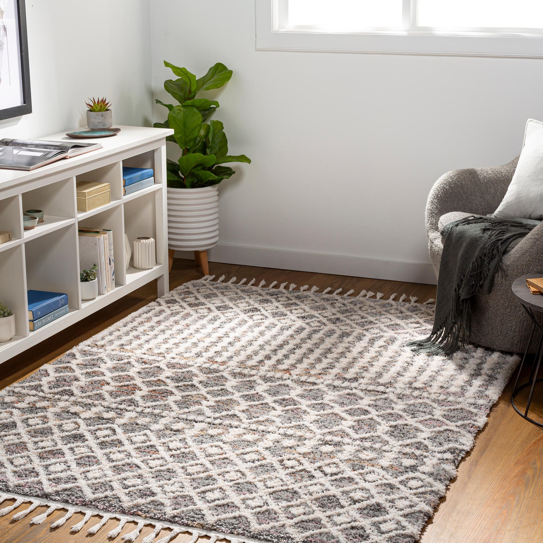 Surya Lyon Lyn-2302 Gray Area Rug