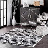 Nuloom Celyn Stripes Cozy Nce1919A Black And White Area Rug