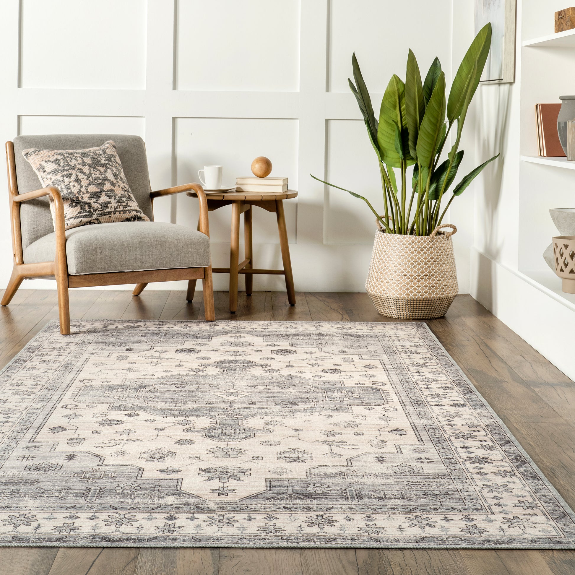 AreaRugs.com Wavaj Nwa1045B Gray Area Rug