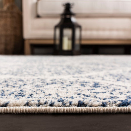 Safavieh Madison Mad604A Cream/Royal Blue Rug.