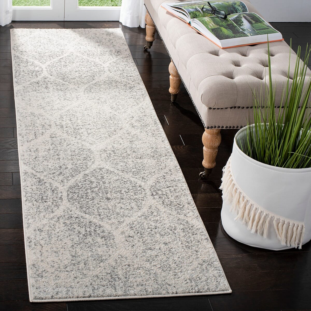 Safavieh Madison Mad604B Ivory / Silver Damask Area Rug