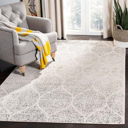 Safavieh Madison Mad604B Ivory / Silver Damask Area Rug