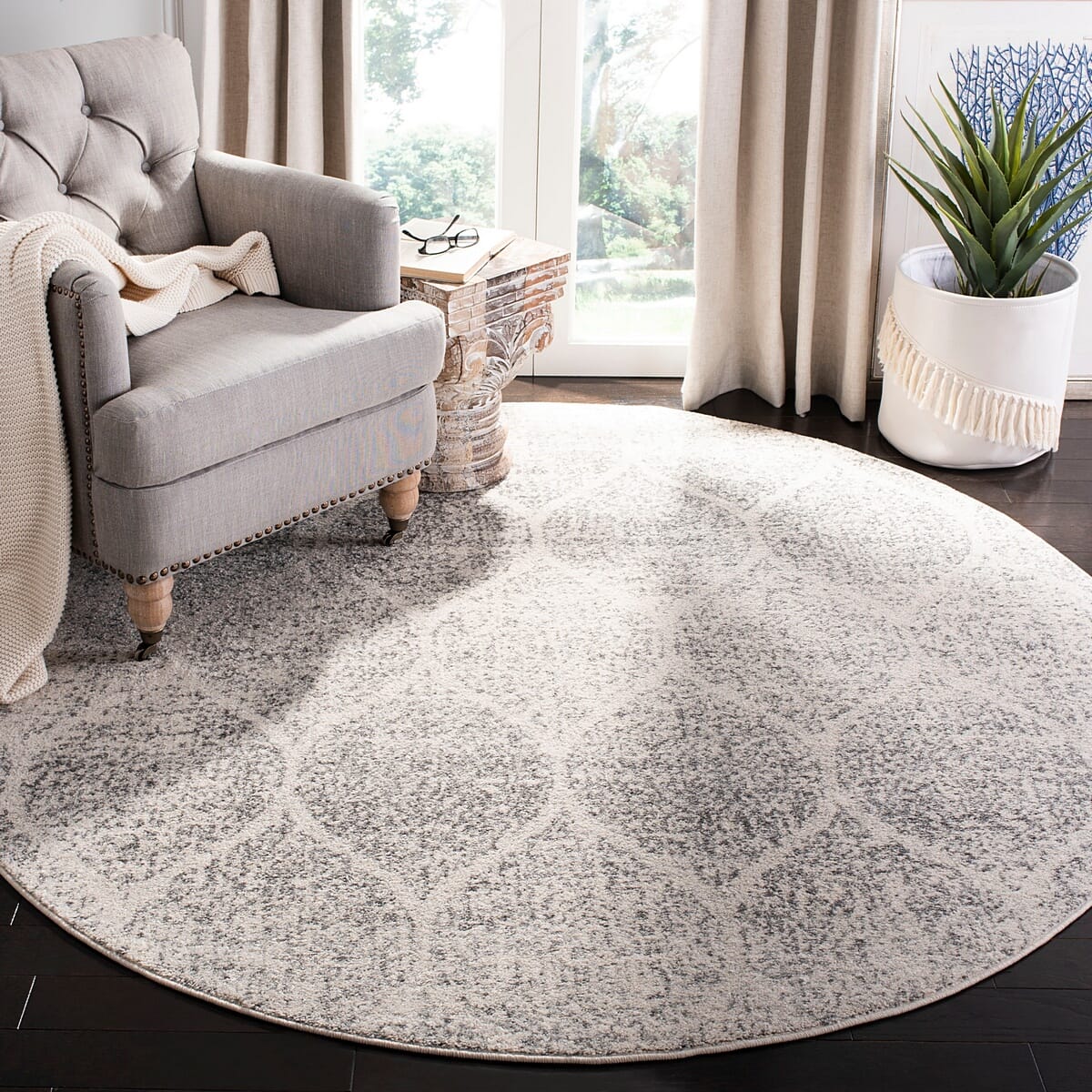 Safavieh Madison Mad604B Ivory / Silver Damask Area Rug