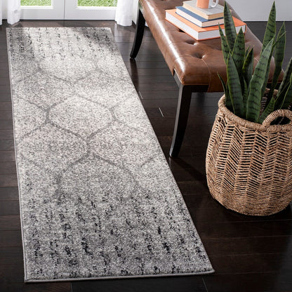 Safavieh Madison Mad604F Grey / Ivory Damask Area Rug