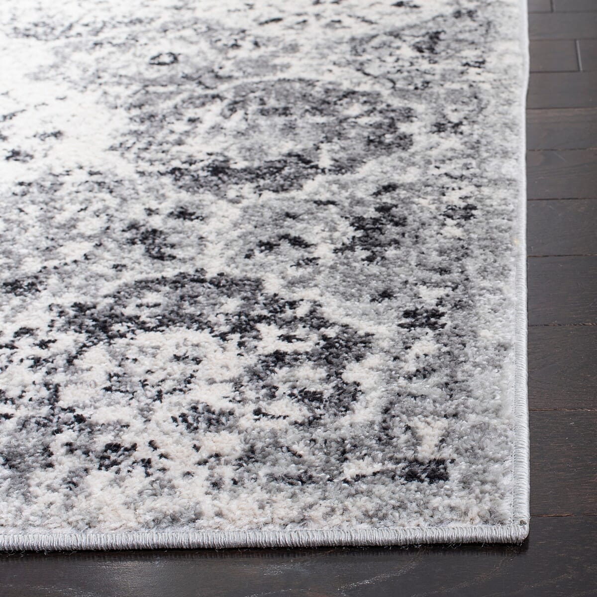 Safavieh Madison Mad611G Silver / Grey Vintage / Distressed Area Rug