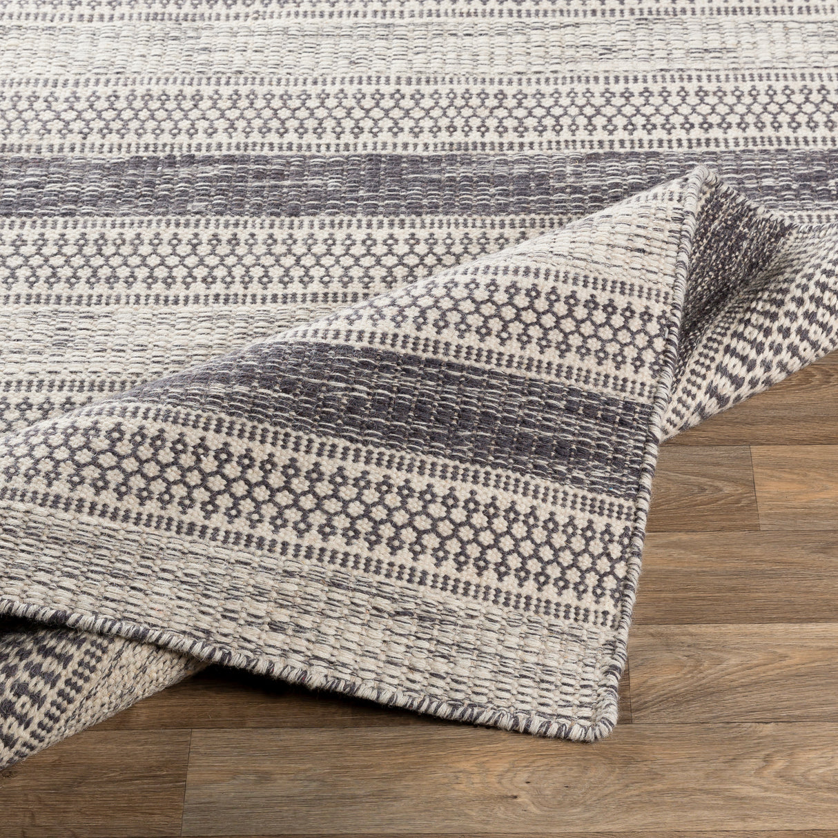 Surya Mardin Mdi-2301 Black, Ivory Rugs.