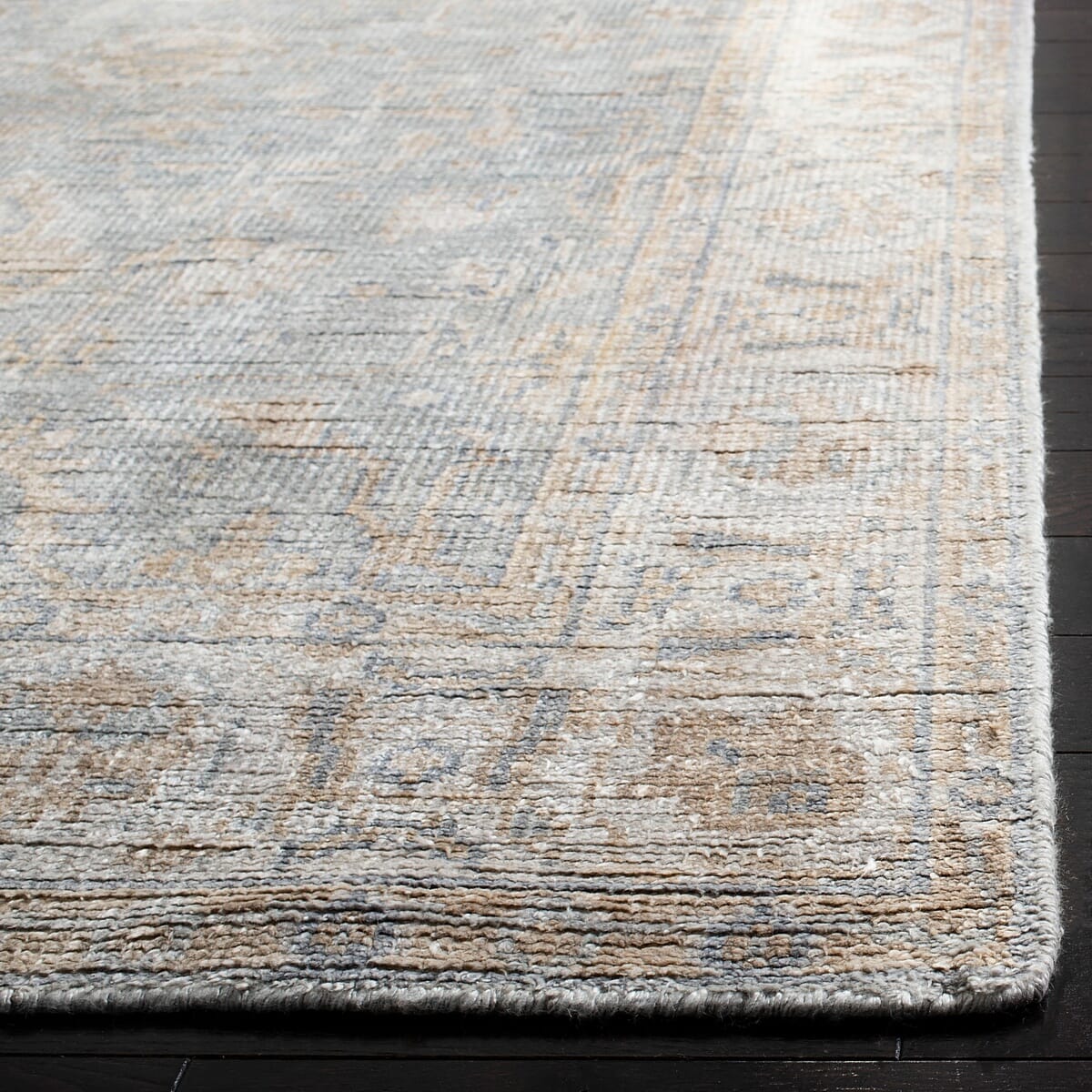 Safavieh Maharaja Mhj415A Light Blue / Ivory Rugs.