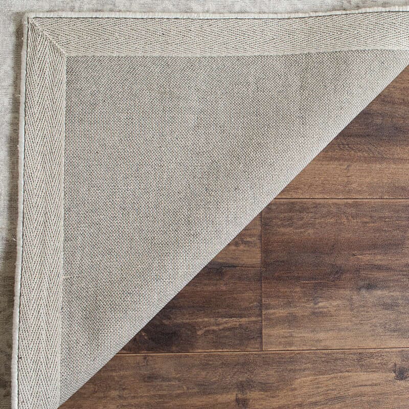 Safavieh Mirage Mir755A Ivory / Silver Rugs.