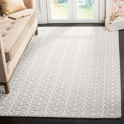 Safavieh Mirage Mir902A Silver / Ivory Geometric Area Rug