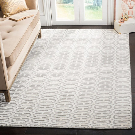 Safavieh Mirage Mir902A Silver / Ivory Rugs.