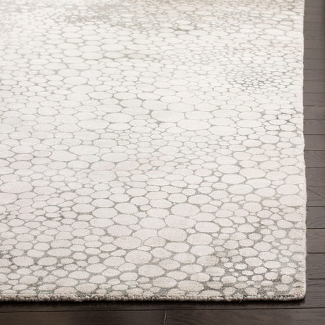 Safavieh Mirage Mir977F Grey Rug.