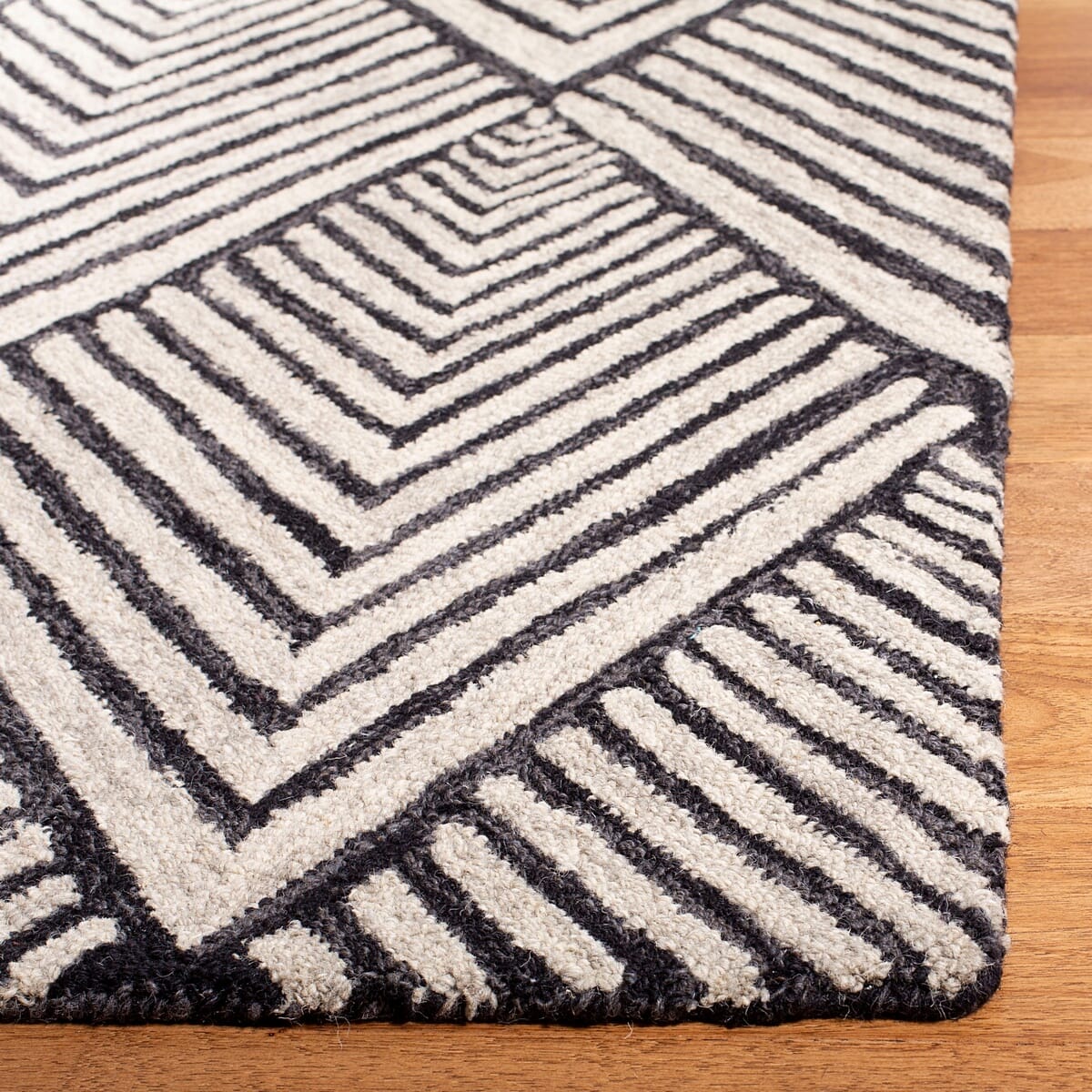 Safavieh Micro-Loop Mlp151H Charcoal / Ivory Geometric Area Rug