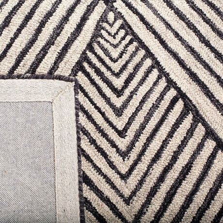 Safavieh Micro-Loop Mlp151H Charcoal / Ivory Rugs.