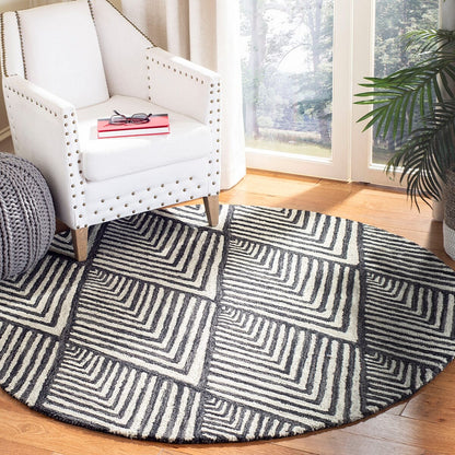 Safavieh Micro-Loop Mlp151H Charcoal / Ivory Geometric Area Rug