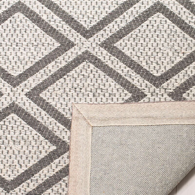 Safavieh Micro-Loop Mlp514G Silver / Dark Grey Rugs.