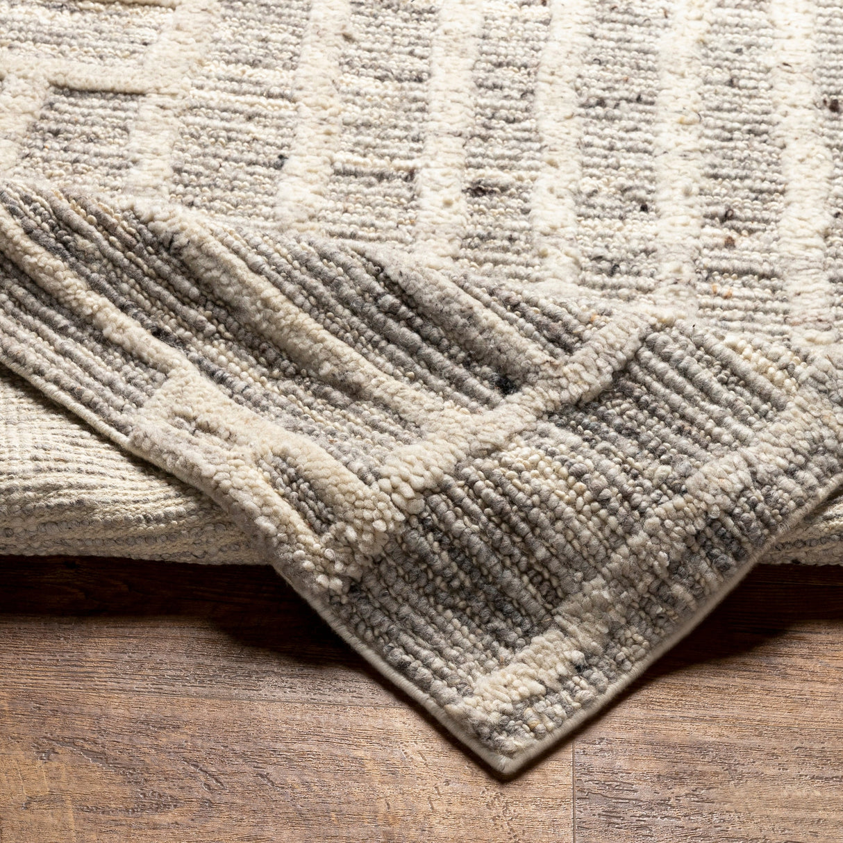 Surya Manisa Mns-2304 Gray, Light Slate Rug.