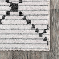 AreaRugs.com Wavaj Nwa1113A Ivory Area Rug