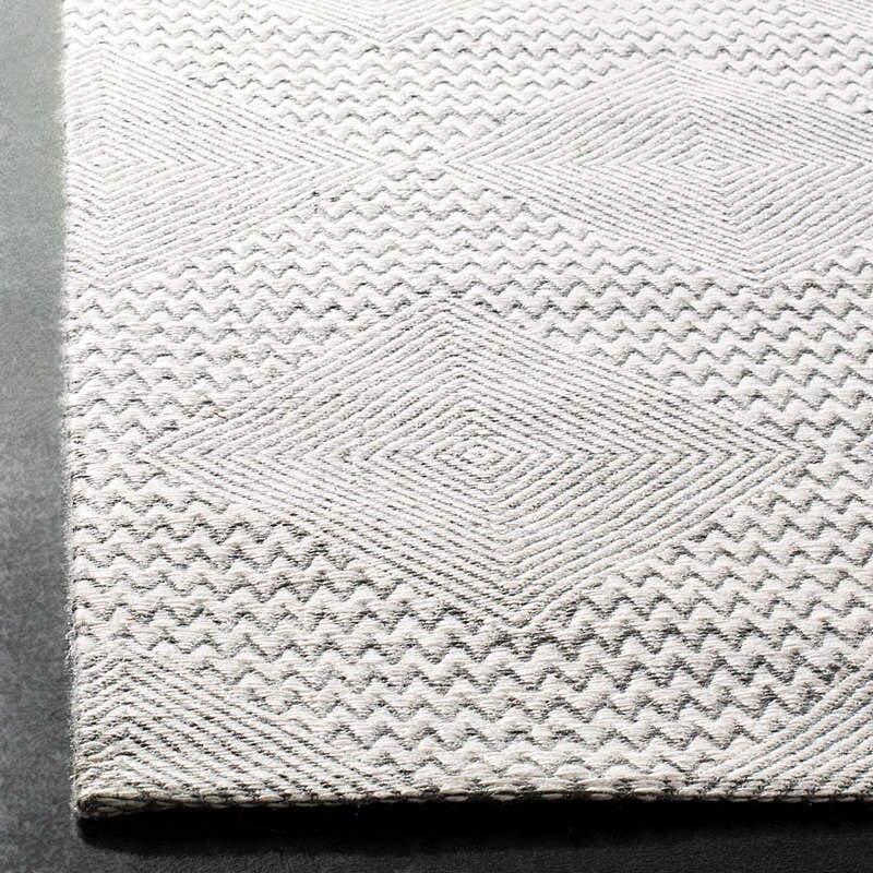 Safavieh Marbella Mrb304F Dark Grey / Ivory Rugs.