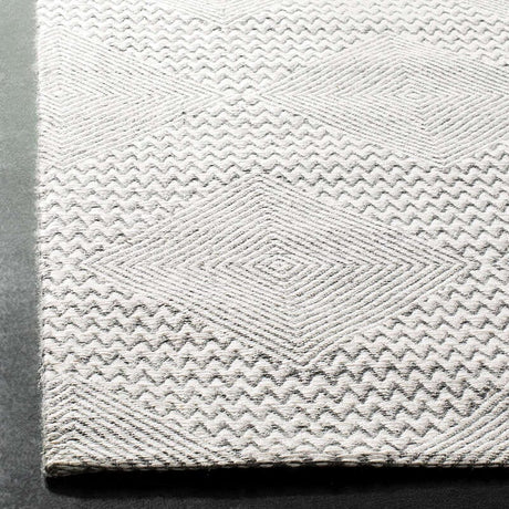 Safavieh Marbella Mrb304F Dark Grey / Ivory Rugs.