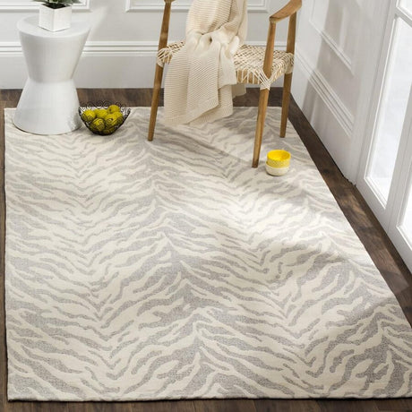 Safavieh Marbella Mrb632A Light Grey / Ivory Rugs.