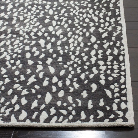 Safavieh Marbella Mrb657A Dark Grey / Ivory Rugs.