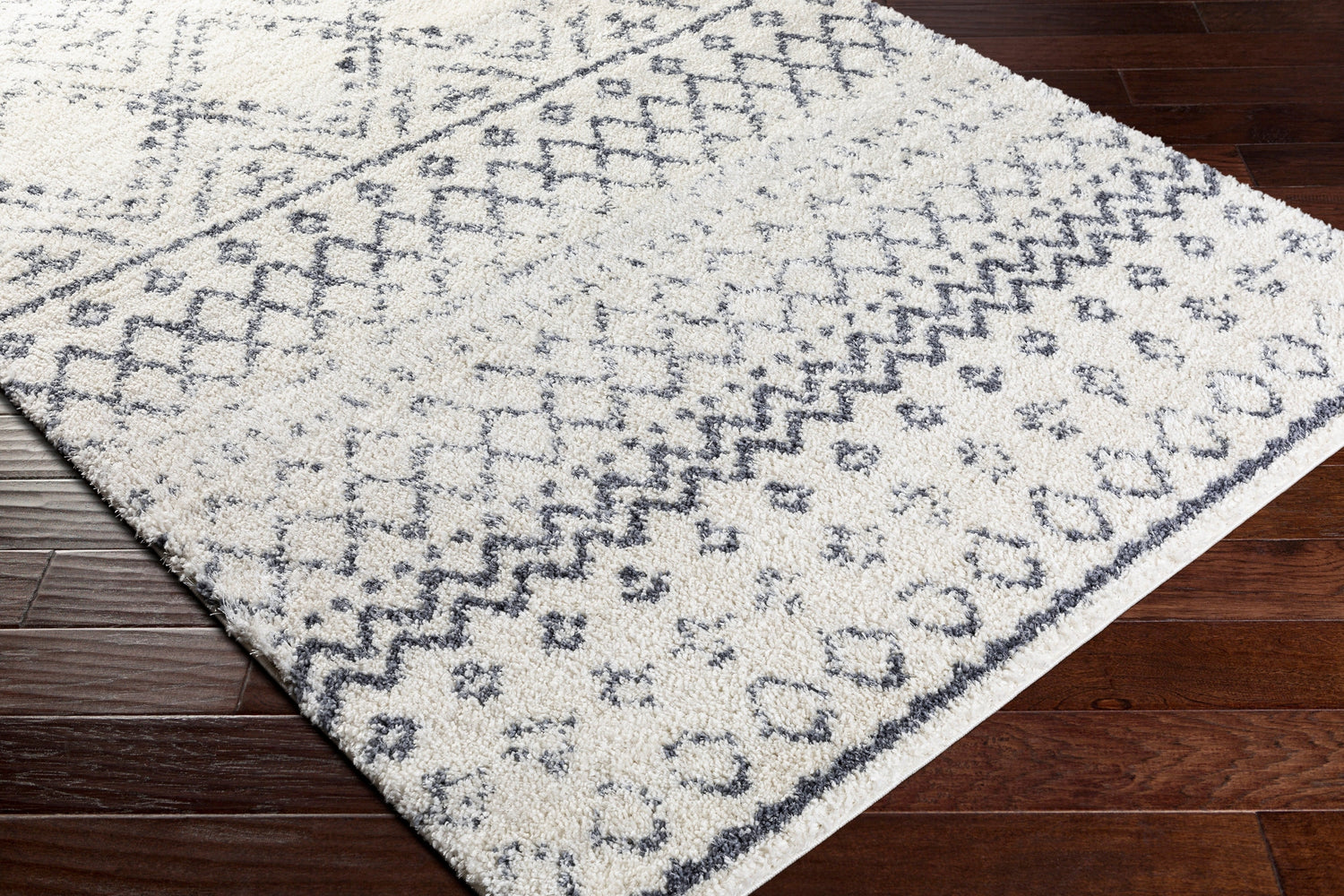 Surya Maroc Shag Mrs-2301 White, Medium Gray Rugs.