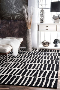 AreaRugs.com Chiyah Xupx61I Black Area Rug