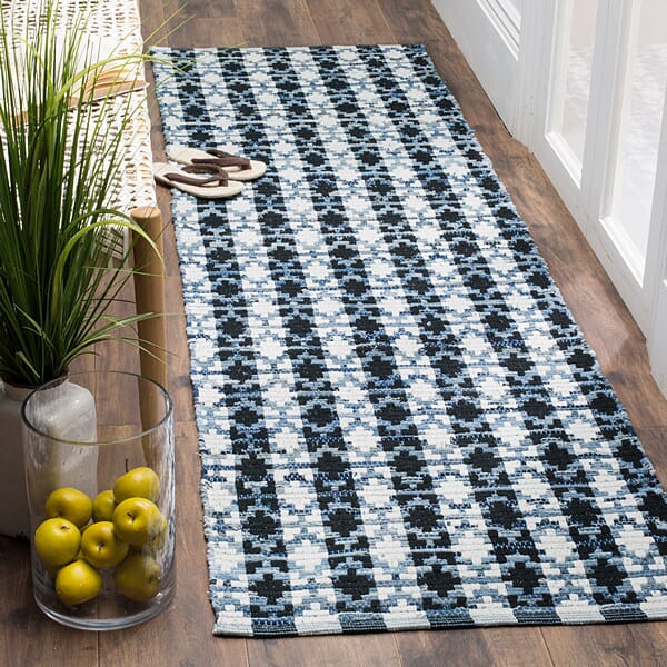 Safavieh Montauk Mtk123A Ivory Blue / Black Geometric Area Rug