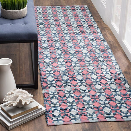 Safavieh Montauk Mtk123D Coral / Multi Rugs.