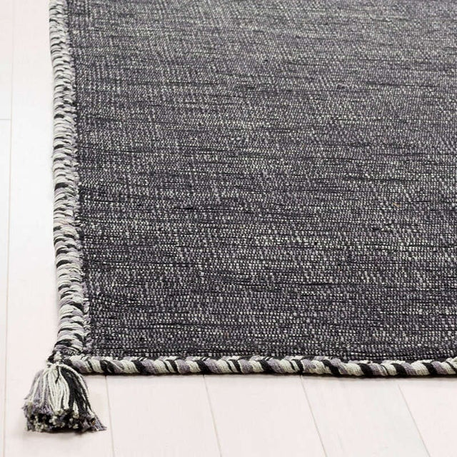 Safavieh Montauk Mtk150F Grey / Black Rugs.