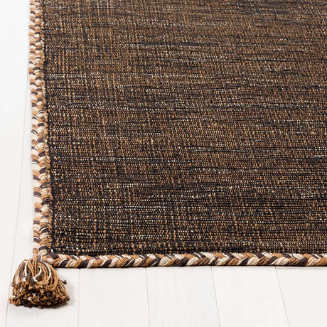 Safavieh Montauk Mtk150T Brown / Black Rugs.