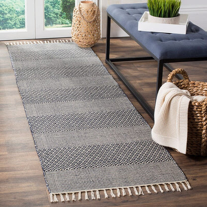 Safavieh Montauk Mtk330B Ivory / Navy Striped Area Rug