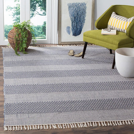 Safavieh Montauk Mtk330B Ivory/Navy Rug.