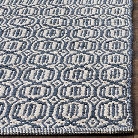 Safavieh Montauk Mtk333B Ivory / Navy Rugs.