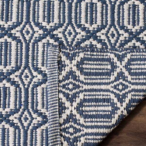 Safavieh Montauk Mtk333B Ivory / Navy Rugs.