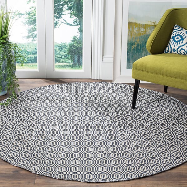 Safavieh Montauk Mtk333B Ivory / Navy Geometric Area Rug