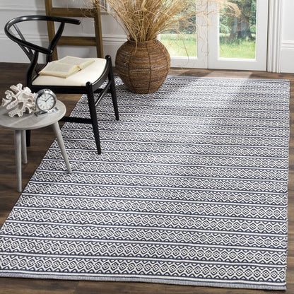 Safavieh Montauk Mtk341B Ivory / Navy Striped Area Rug