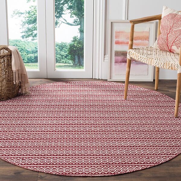 Safavieh Montauk Mtk341C Ivory / Red Rugs.
