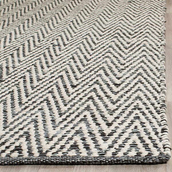 Safavieh Montauk Mtk411A Ivory / Dark Grey Rugs.