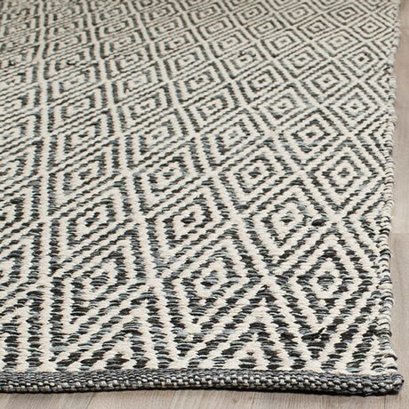 Safavieh Montauk Mtk414A Ivory / Dark Grey Rugs.