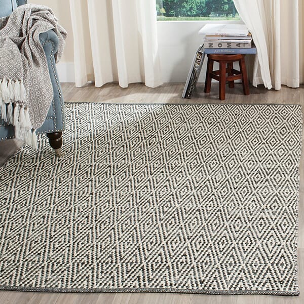 Safavieh Montauk Mtk414A Ivory / Dark Grey Area Rug