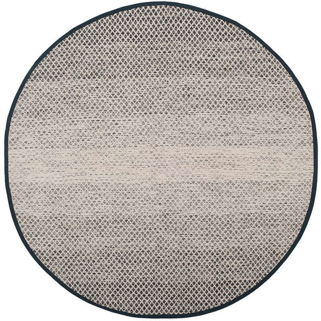 Safavieh Montauk Mtk601A Black/Ivory Rug.