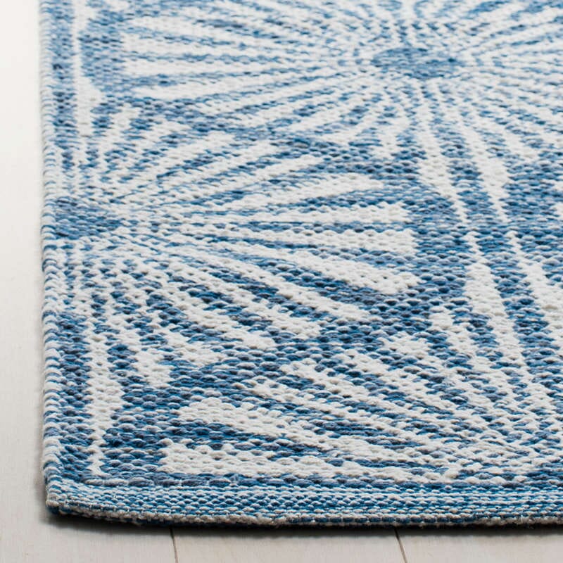 Safavieh Montauk Mtk606B Blue / Ivory Geometric Area Rug