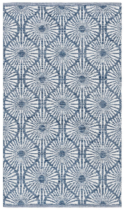 Safavieh Montauk Mtk606C Navy / Ivory Geometric Area Rug