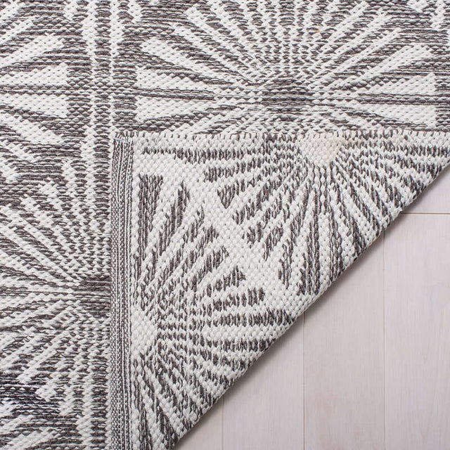 Safavieh Montauk Mtk606J Charcoal / Ivory Rugs.