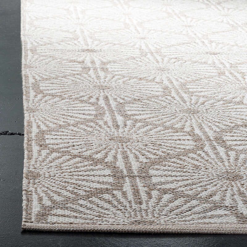 Safavieh Montauk Mtk606R Beige / Ivory Geometric Area Rug