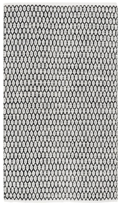 Safavieh Montauk Mtk608A Black / Ivory Area Rug