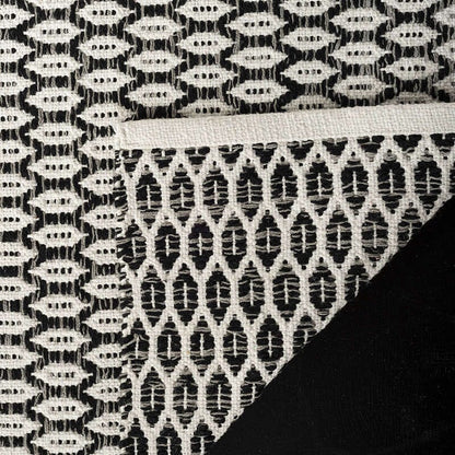 Safavieh Montauk Mtk608A Black / Ivory Area Rug